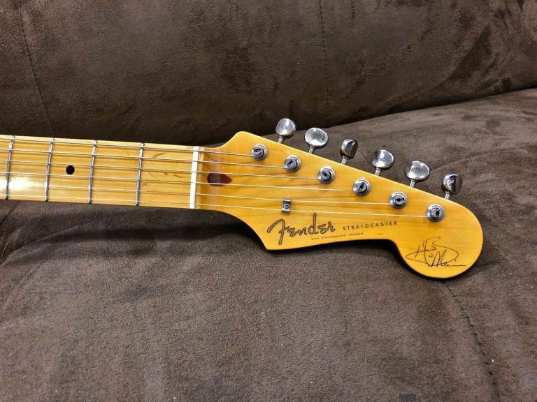 Sold ... Fender Stratocaster 1996 Limited Edition Hank Marvin MIJ ...